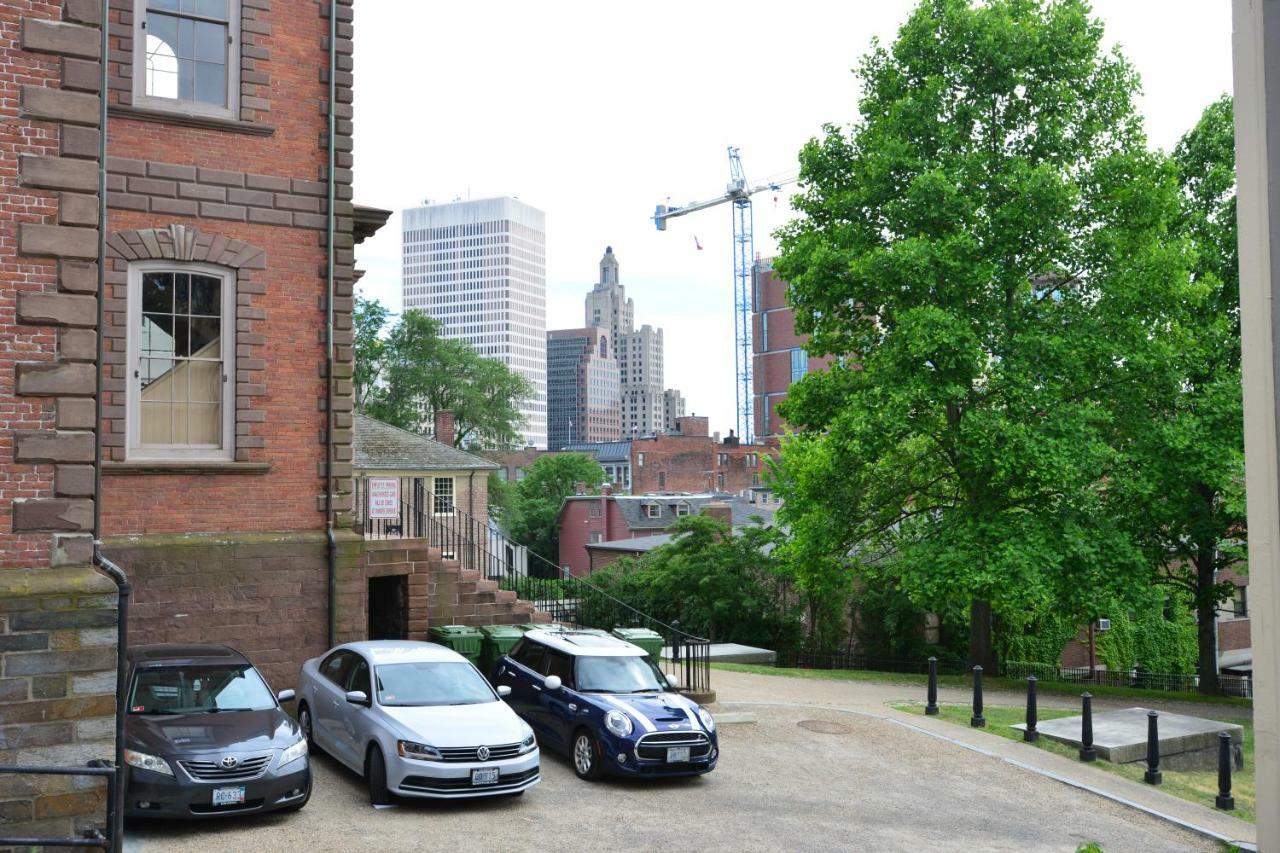 Ultra Lux Apartment Steps From Brown And Risd Providence Bagian luar foto